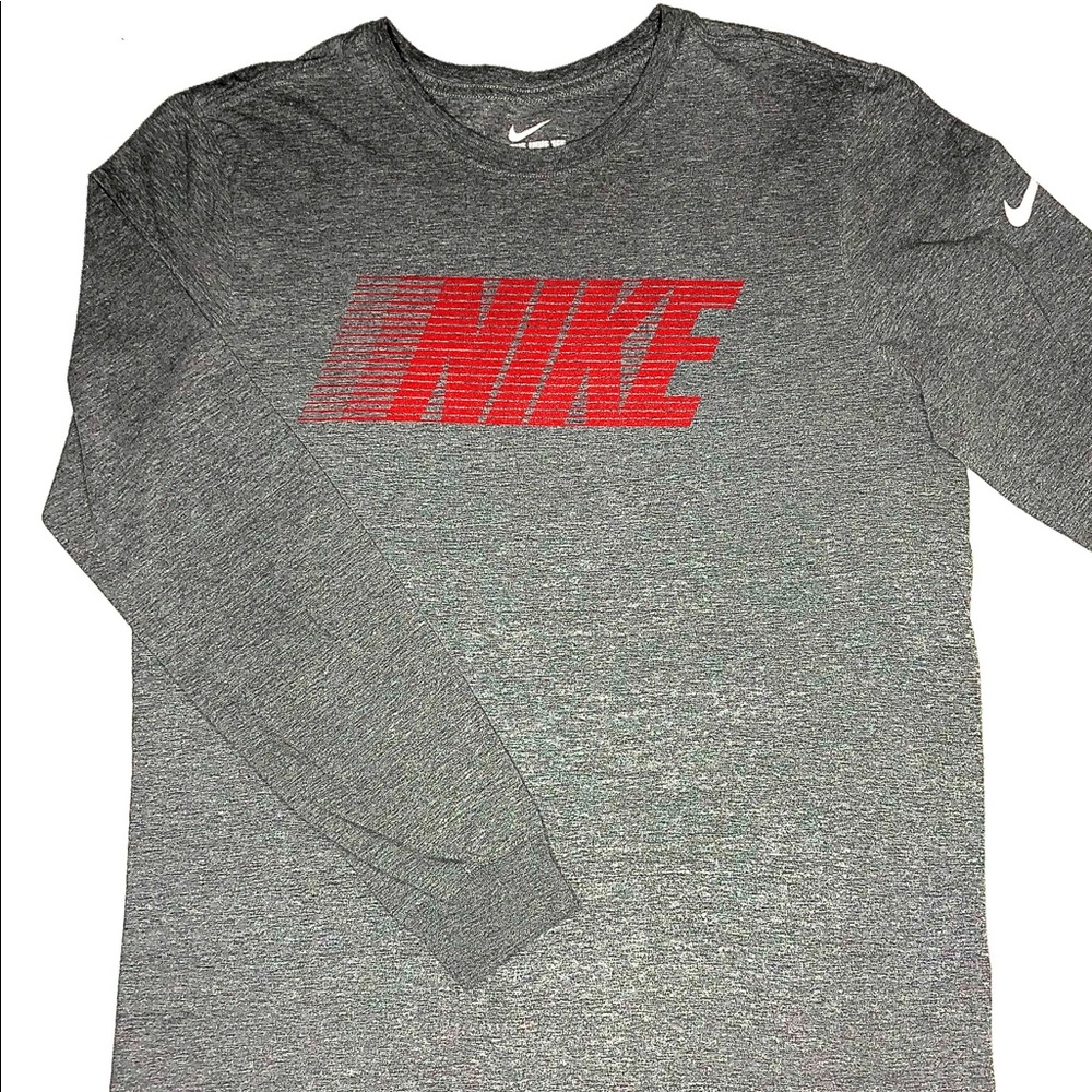 Nike L/S T-Shirt | Size: Medium | Condition: 9/10